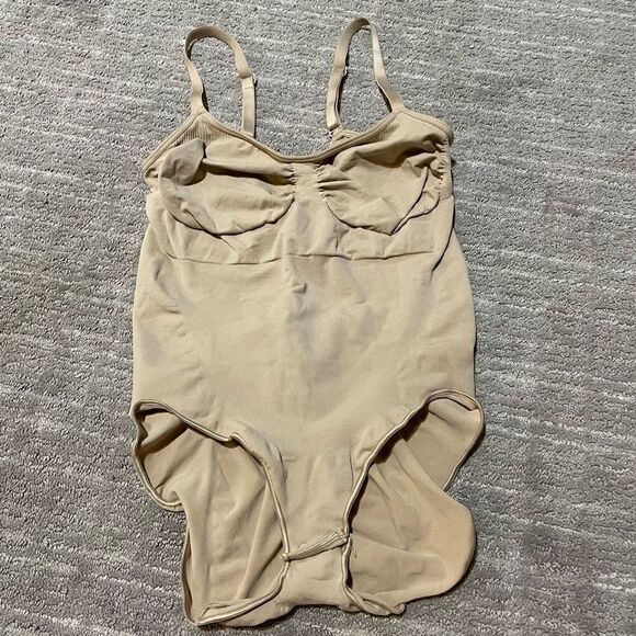 SKIMS Seamless Sculpt Brief Bodysuit Nude Clay, 4X 5X NWOT - Picture 1 of 5